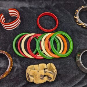 Lot of 14 Vintage Plastic Bracelets