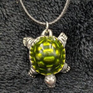 Vintage Green Enamel Turtle Pendant Necklace | Silver-Tone Animal Jewelry | Nature-Inspired Charm