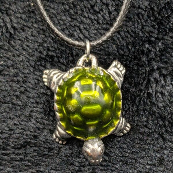 Vintage Green Enamel Turtle Pendant Necklace | Silver-Tone Animal Jewelry | Nature-Inspired Charm