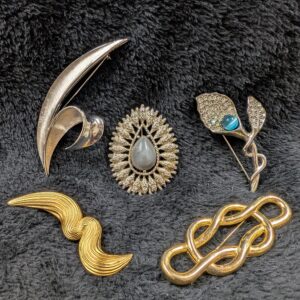 Vintage Brooch Pin Collection | Choice of Elegant Mid-Century Styles – Timeless Charm for Any Look!