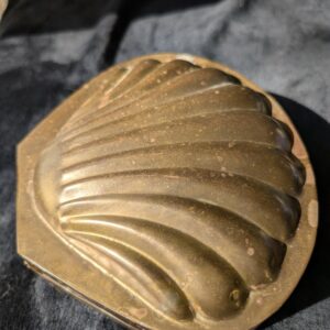 Large Vintage Brass Seashell Trinket Box | Coastal Jewelry Box | Nautical Decor & Storage | India Brass