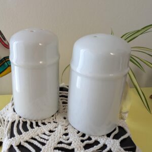 White Ceramic Salt & Pepper Shaker Set | Minimalist Cylinder Shakers | Classic Glossy White | Retro Kitchen Tableware