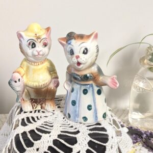 Vintage Anthropomorphic Cat Salt and Pepper Shakers | Hand-Painted Japan Figurines | 1950s Kitty Couple