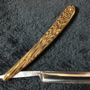 Shumate straight razor No. 256 9/16" full hollow ground with rare handle scales and original box!